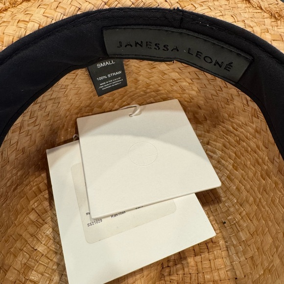 Lightly used malleable Janessa Leone Dora Raffia Hat - Picture 4 of 5